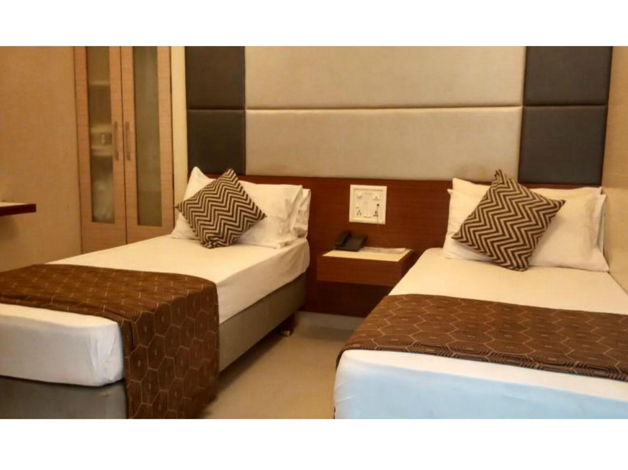 Elphinstone Hotel Mumbai Exterior photo