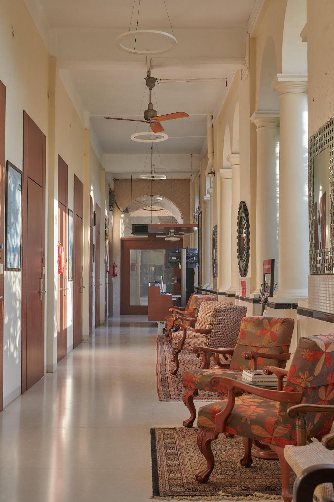 Elphinstone Hotel Mumbai Exterior photo